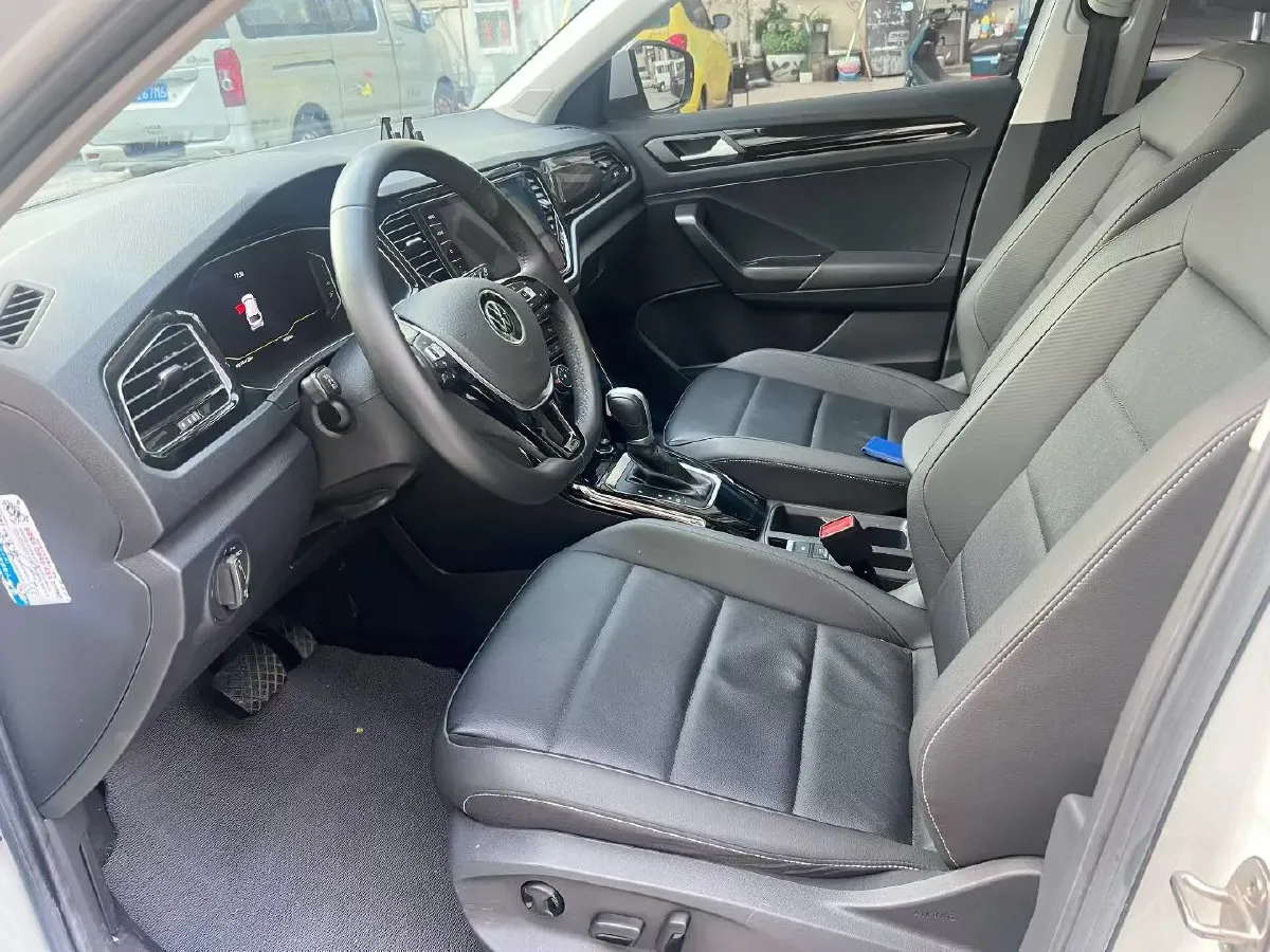 2022 Volkswagen T-Roc 1.4T 150HP L4 7DCT,autocango,china used car exporter,china ev exporter,chinese used car exporter,chinese used ev exporter