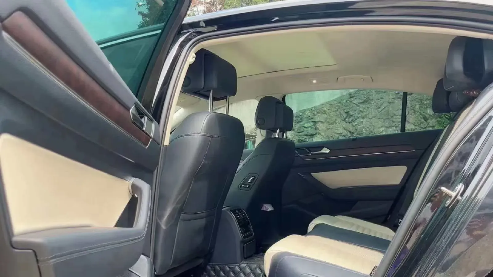 2018 Volkswagen Magotan 2.0T 220HP L4 7DCT,autocango,china used car exporter,china ev exporter,chinese used car exporter,chinese used ev exporter