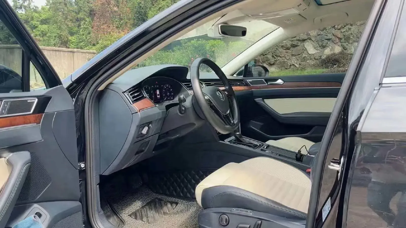 2018 Volkswagen Magotan 2.0T 220HP L4 7DCT,autocango,china used car exporter,china ev exporter,chinese used car exporter,chinese used ev exporter