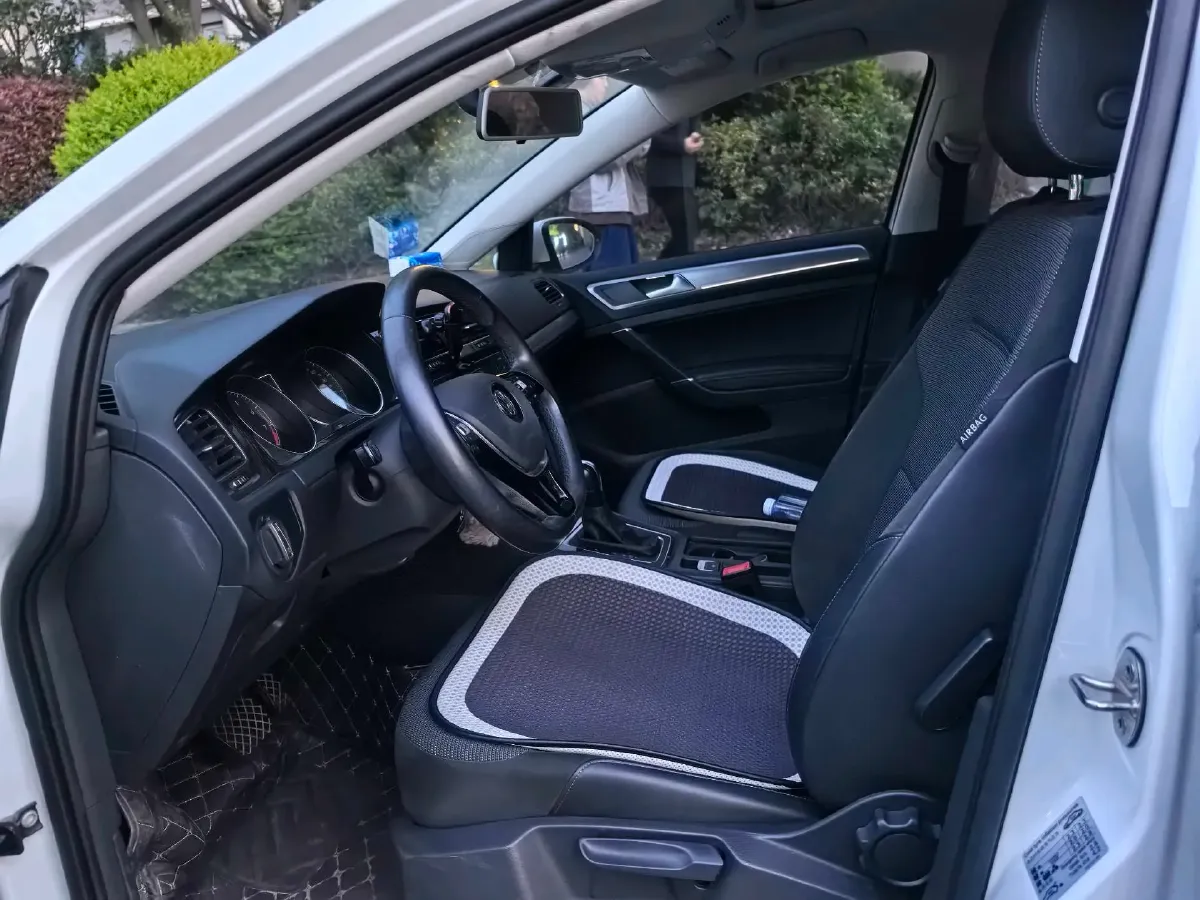 2018 Volkswagen Golf 1.6L 110HP L4 6AT,autocango,china used car exporter,china ev exporter,chinese used car exporter,chinese used ev exporter