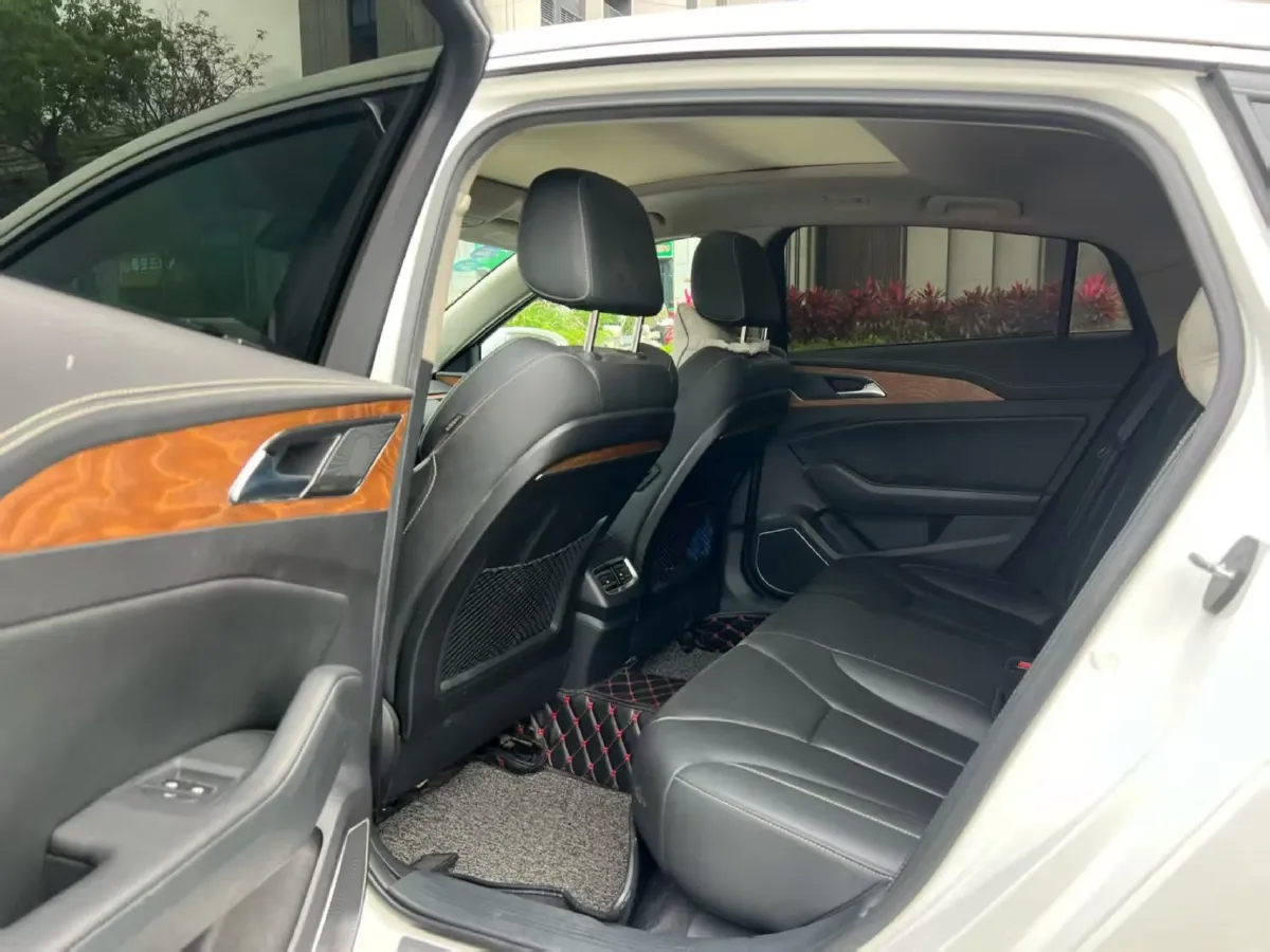 2018 HongQi H5 1.8T 186HP L4 6AT,autocango,china used car exporter,china ev exporter,chinese used car exporter,chinese used ev exporter