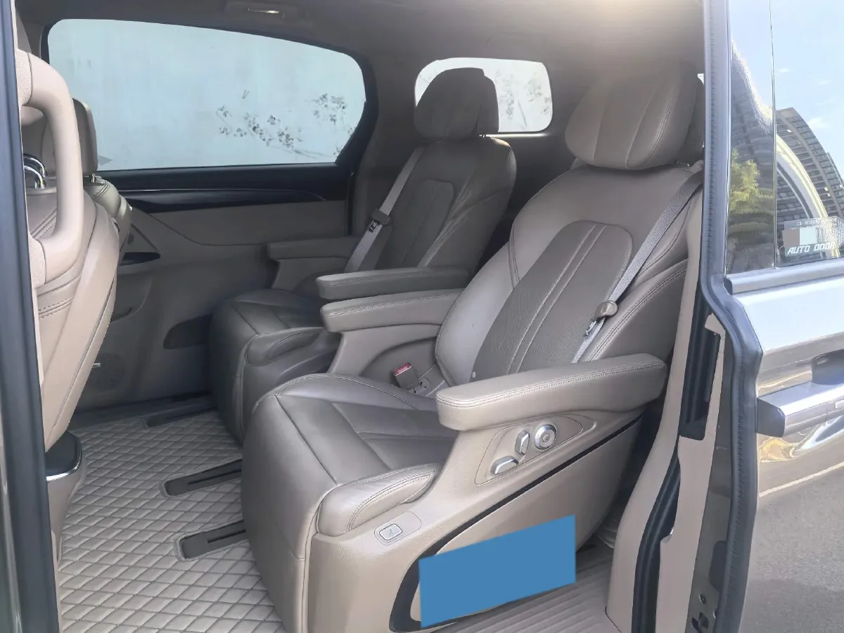 2021 Buick GL8 2.0T 237HP L4 9AT,autocango,china used car exporter,china ev exporter,chinese used car exporter,chinese used ev exporter