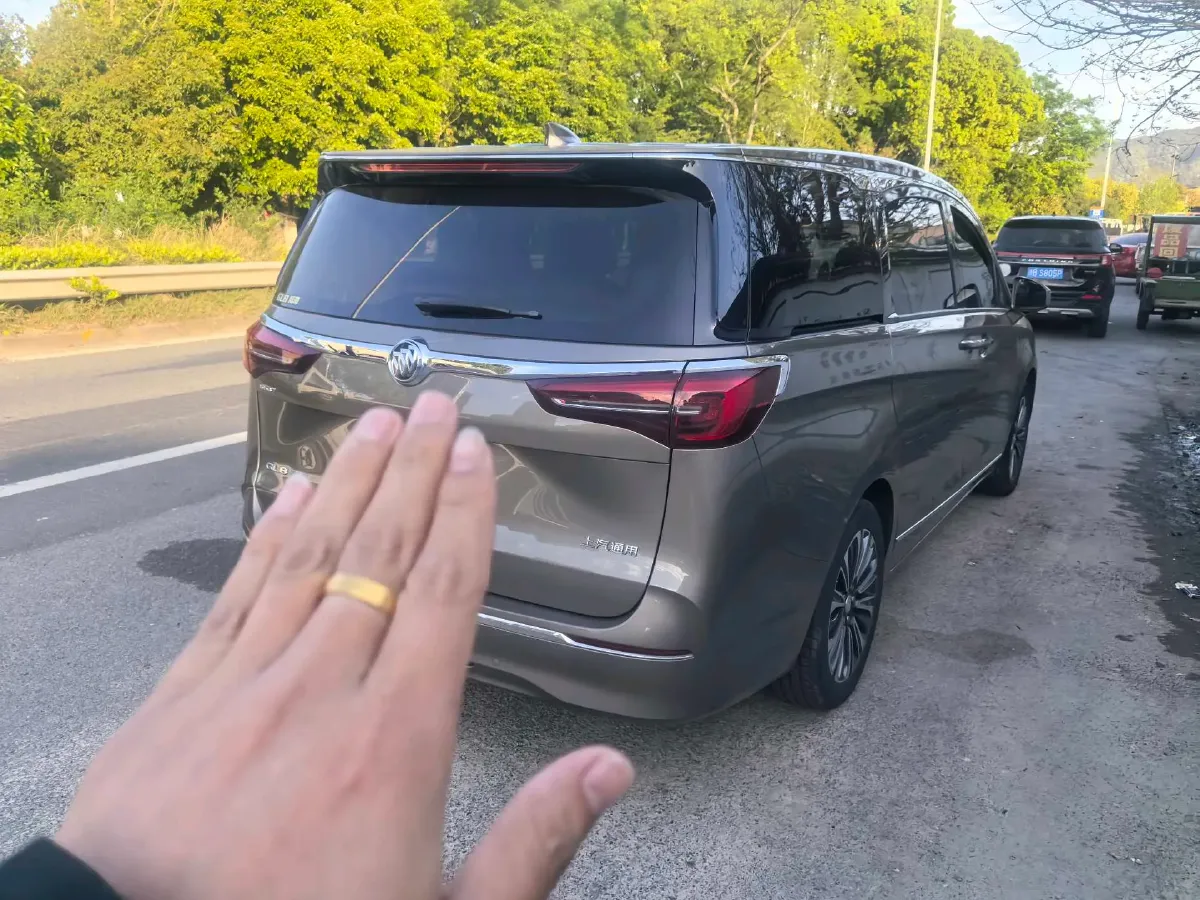 2021 Buick GL8 2.0T 237HP L4 9AT,autocango,china used car exporter,china ev exporter,chinese used car exporter,chinese used ev exporter