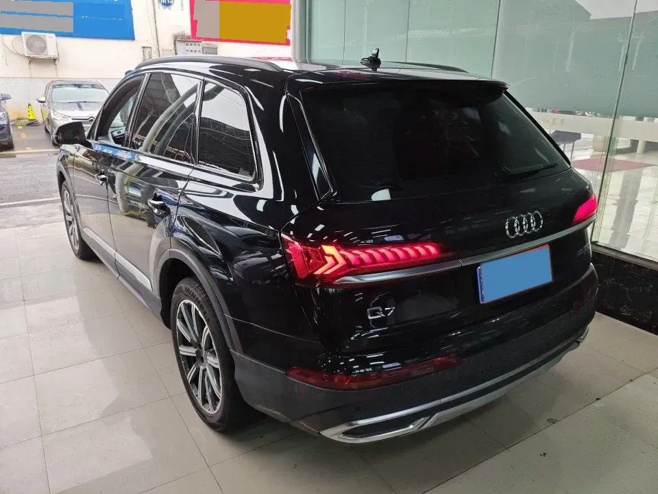 2021 Audi Q7 2.0T 245HP L4 8AT,autocango,china used car exporter,china ev exporter,chinese used car exporter,chinese used ev exporter