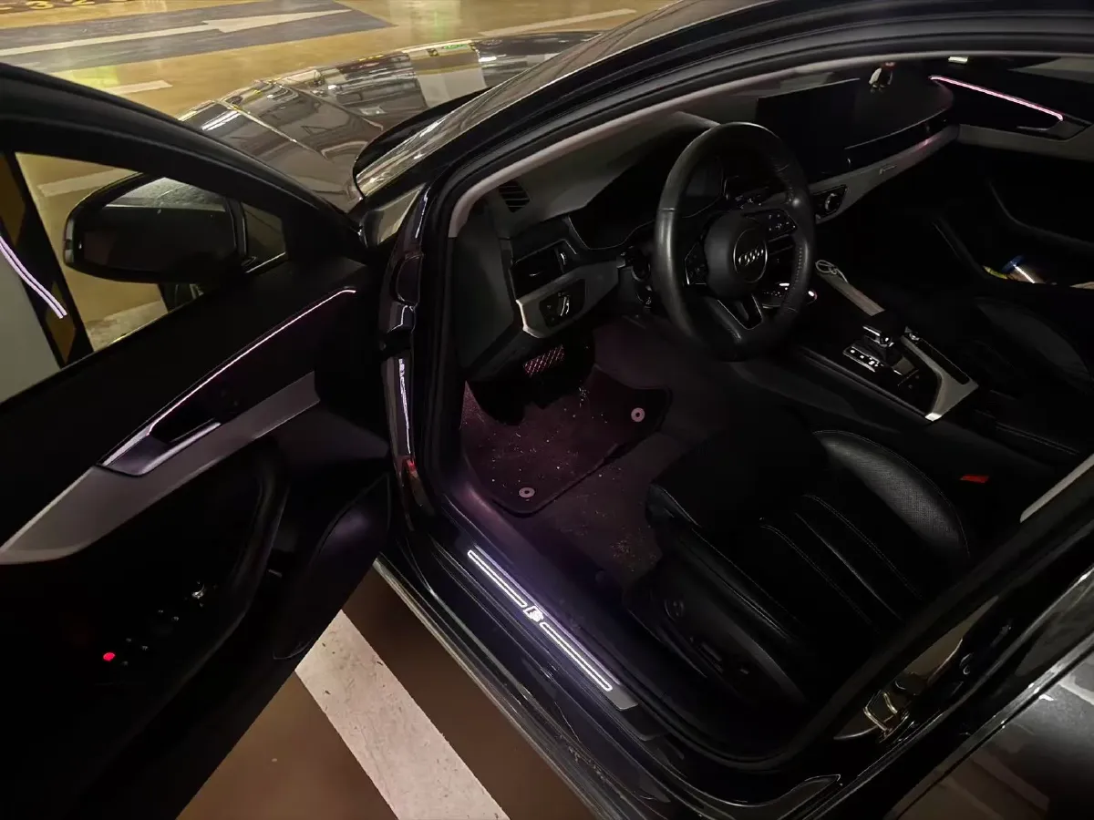 2020 Audi A4L 2.0T 190HP L4 7DCT,autocango,china used car exporter,china ev exporter,chinese used car exporter,chinese used ev exporter