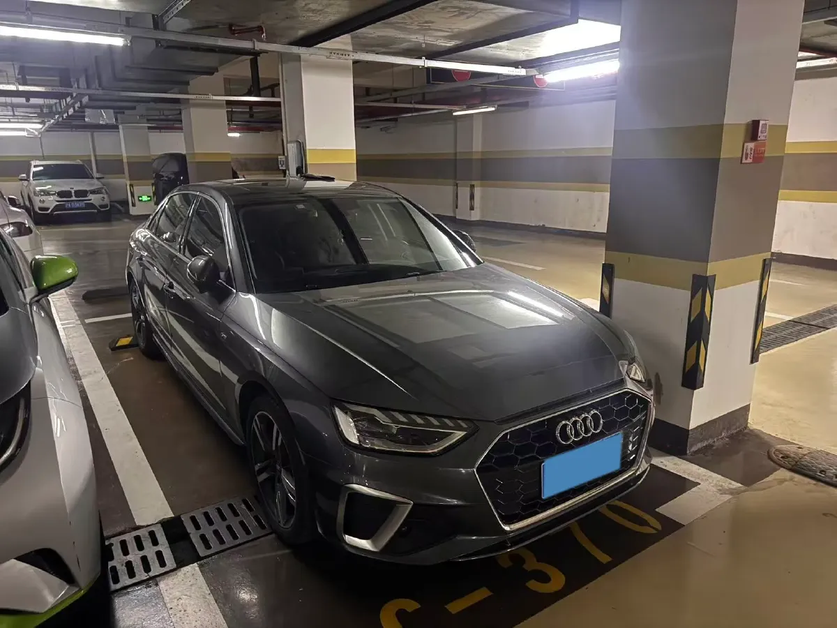 2020 Audi A4L 2.0T 190HP L4 7DCT,autocango,china used car exporter,china ev exporter,chinese used car exporter,chinese used ev exporter