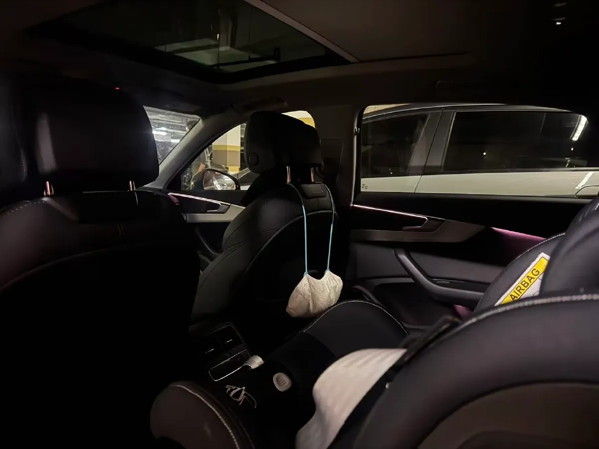 2020 Audi A4L 2.0T 190HP L4 7DCT,autocango,china used car exporter,china ev exporter,chinese used car exporter,chinese used ev exporter