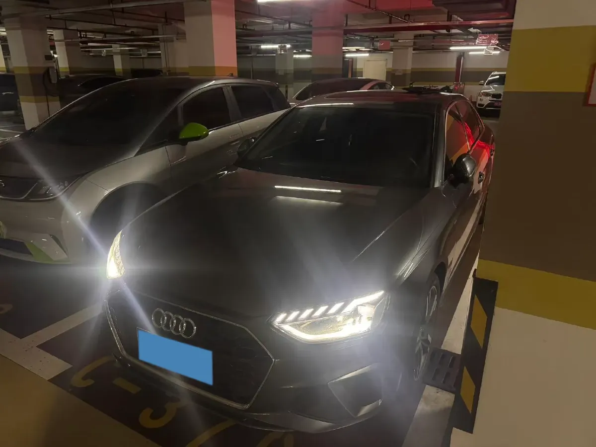 2020 Audi A4L 2.0T 190HP L4 7DCT,autocango,china used car exporter,china ev exporter,chinese used car exporter,chinese used ev exporter
