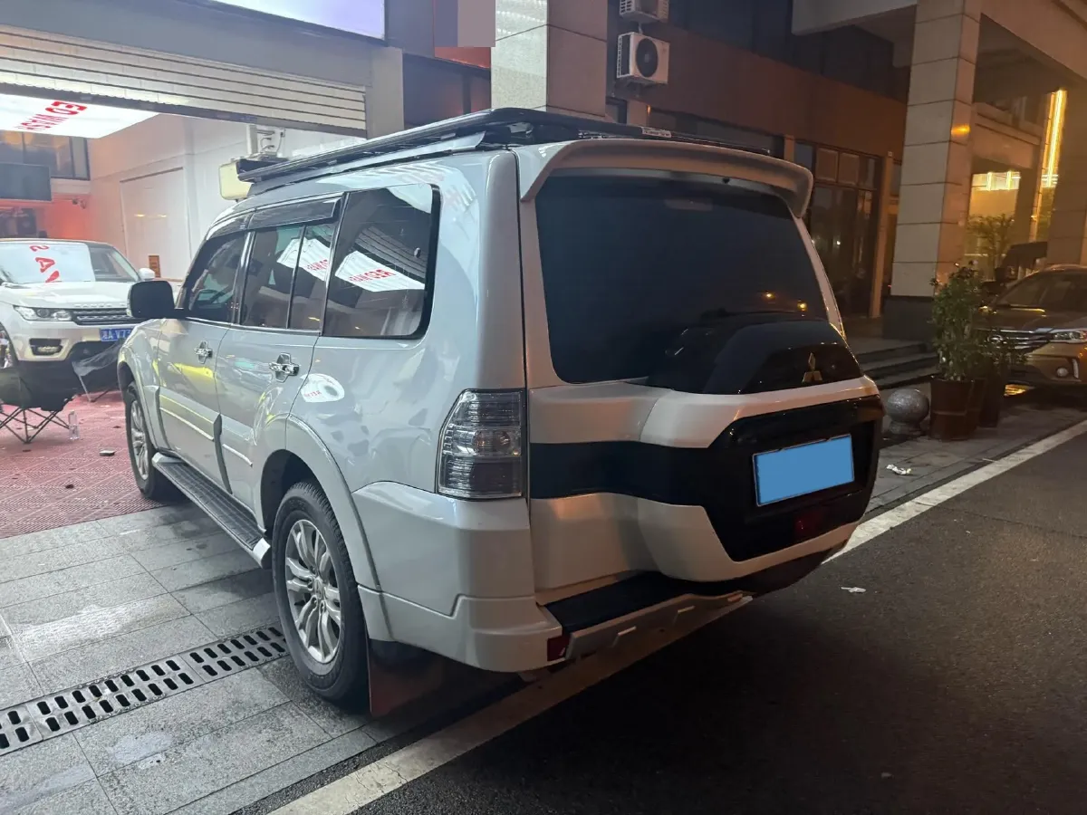 2018 Mitsubishi Pajero 3.0L 174HP V6 5AT,autocango,china used car exporter,china ev exporter,chinese used car exporter,chinese used ev exporter