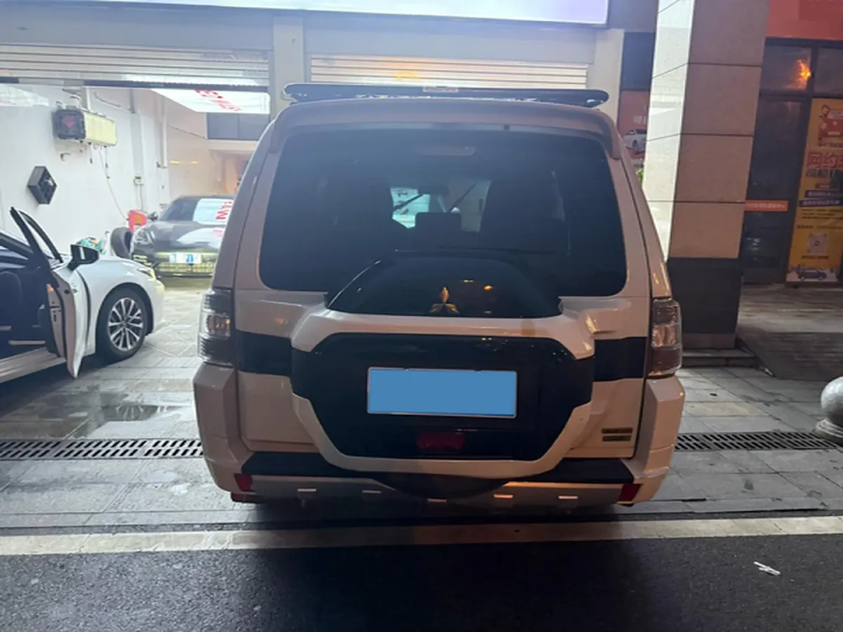 2018 Mitsubishi Pajero 3.0L 174HP V6 5AT,autocango,china used car exporter,china ev exporter,chinese used car exporter,chinese used ev exporter