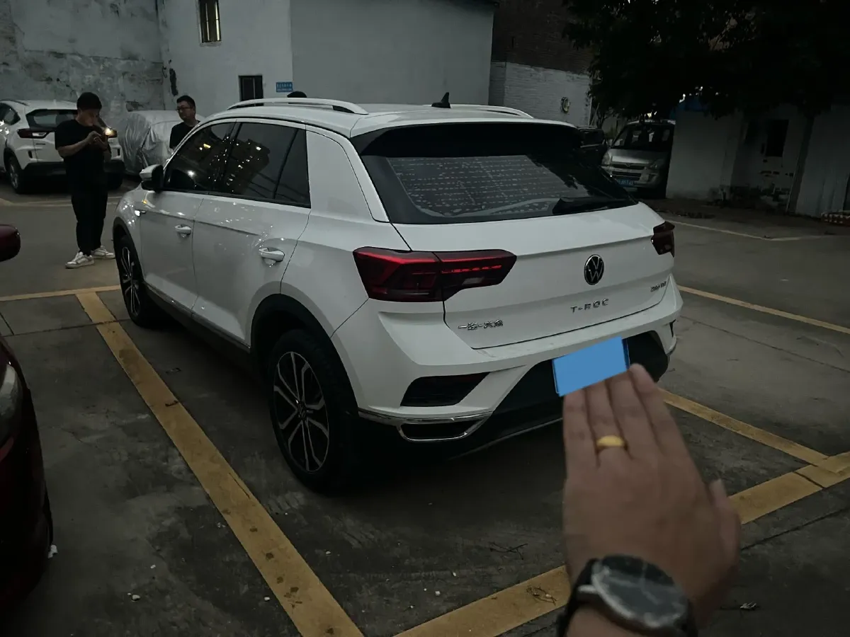 2021 Volkswagen T-Roc 1.4T 150HP L4 7DCT,autocango,china used car exporter,china ev exporter,chinese used car exporter,chinese used ev exporter