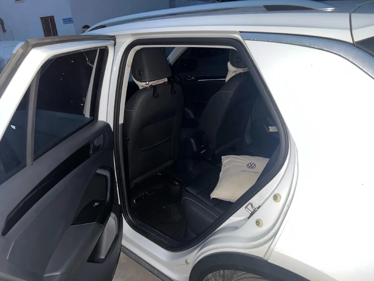 2021 Volkswagen T-Roc 1.4T 150HP L4 7DCT,autocango,china used car exporter,china ev exporter,chinese used car exporter,chinese used ev exporter