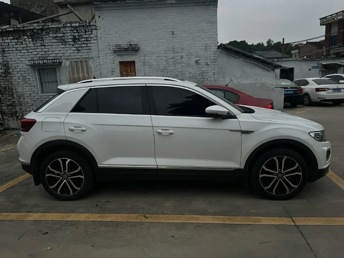 2021 Volkswagen T-Roc 1.4T 150HP L4 7DCT,autocango,china used car exporter,china ev exporter,chinese used car exporter,chinese used ev exporter
