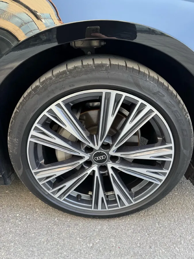 2024 Audi A6L 2.0T 245HP L4 7DCT,autocango,china used car exporter,china ev exporter,chinese used car exporter,chinese used ev exporter