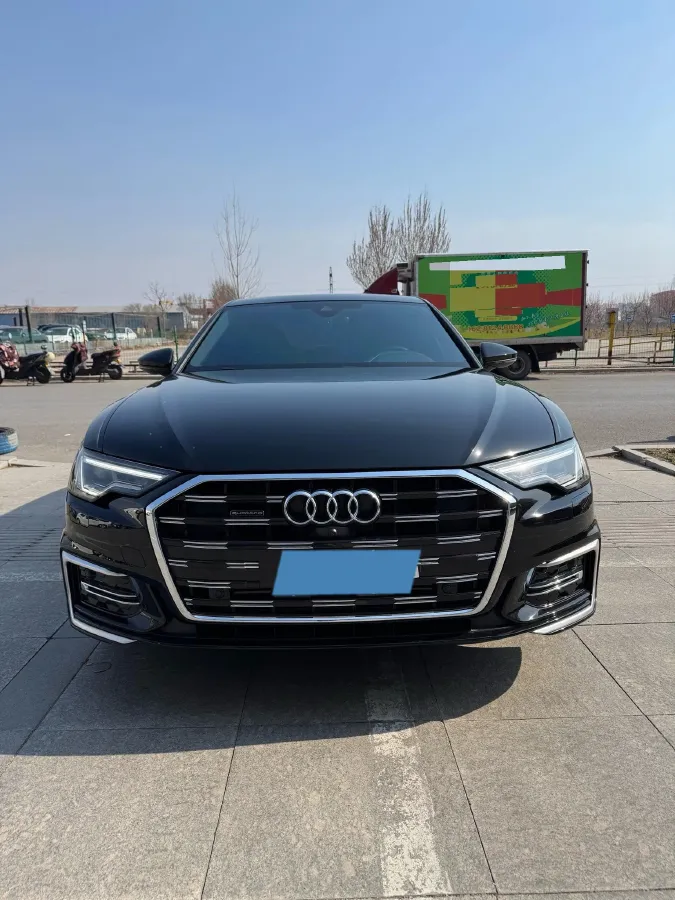 2024 Audi A6L 2.0T 245HP L4 7DCT,autocango,china used car exporter,china ev exporter,chinese used car exporter,chinese used ev exporter
