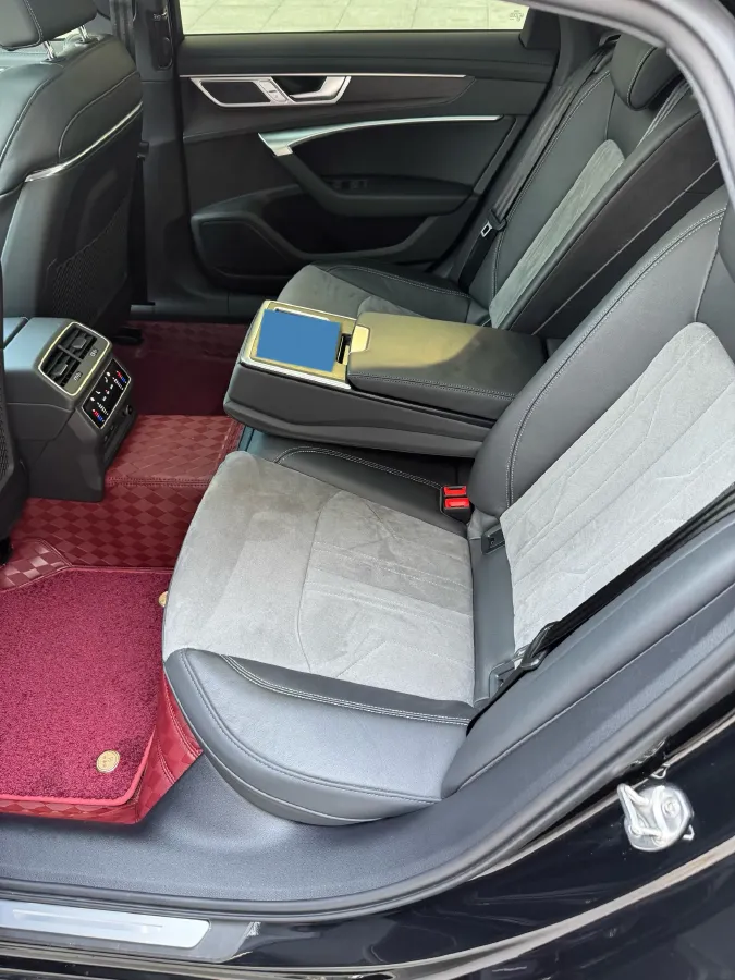 2024 Audi A6L 2.0T 245HP L4 7DCT,autocango,china used car exporter,china ev exporter,chinese used car exporter,chinese used ev exporter