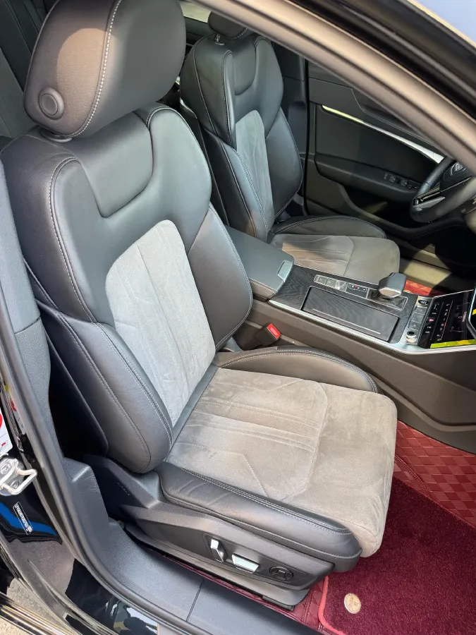 2024 Audi A6L 2.0T 245HP L4 7DCT,autocango,china used car exporter,china ev exporter,chinese used car exporter,chinese used ev exporter