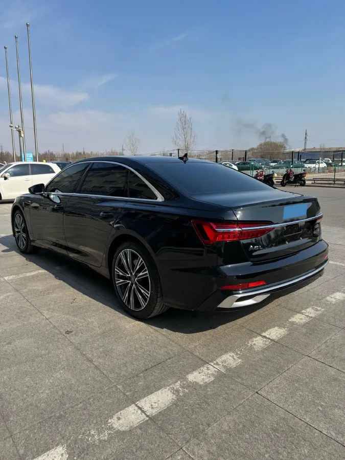 2024 Audi A6L 2.0T 245HP L4 7DCT,autocango,china used car exporter,china ev exporter,chinese used car exporter,chinese used ev exporter