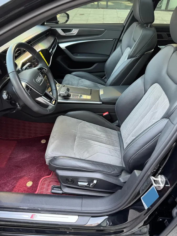 2024 Audi A6L 2.0T 245HP L4 7DCT,autocango,china used car exporter,china ev exporter,chinese used car exporter,chinese used ev exporter