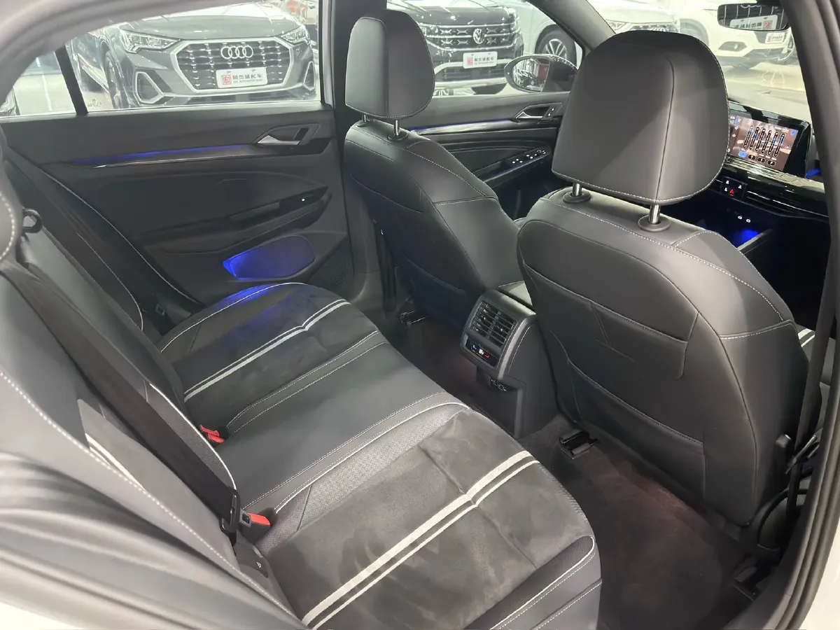 2023 Volkswagen Golf 1.4T 150HP L4 7DCT,autocango,china used car exporter,china ev exporter,chinese used car exporter,chinese used ev exporter