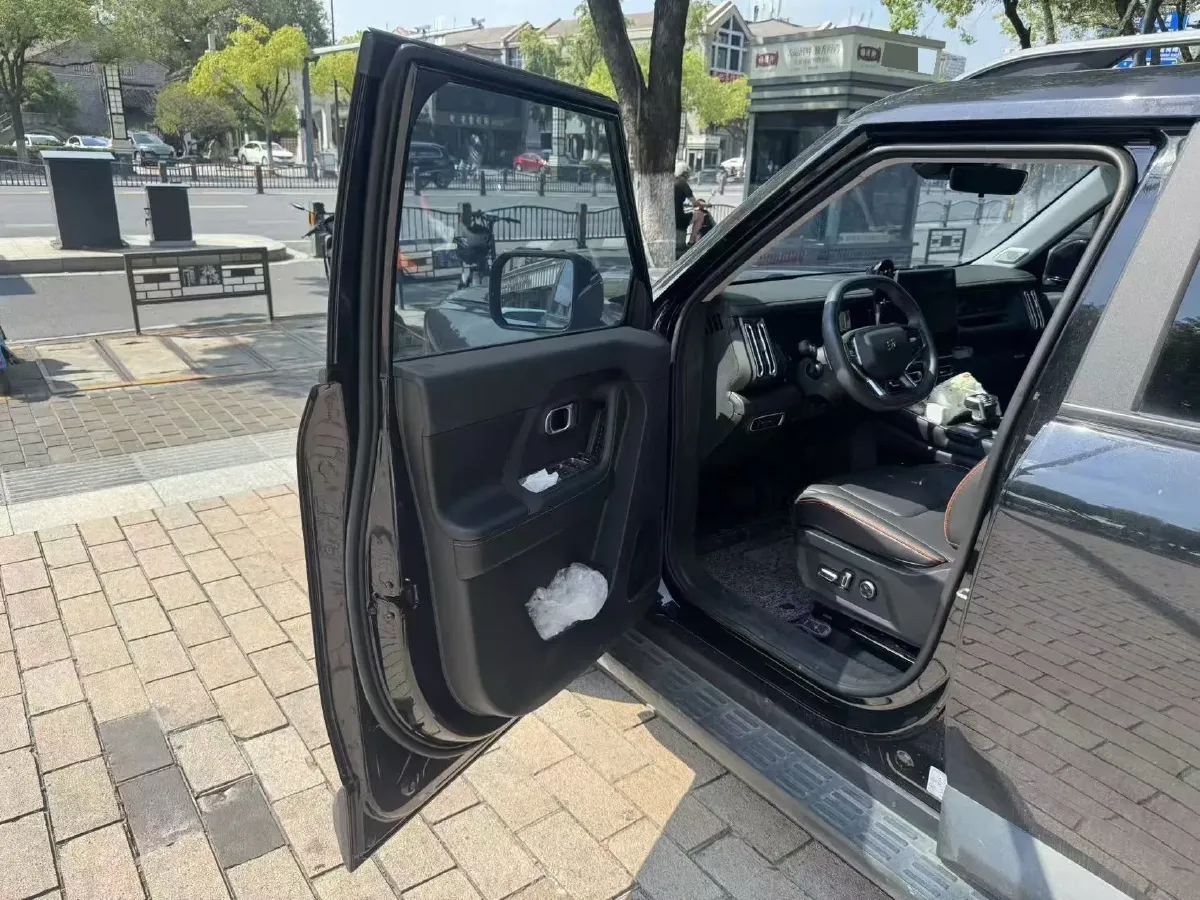 2025 Jetour Traveller 2.0T 254HP L4 7DCT,autocango,china used car exporter,china ev exporter,chinese used car exporter,chinese used ev exporter