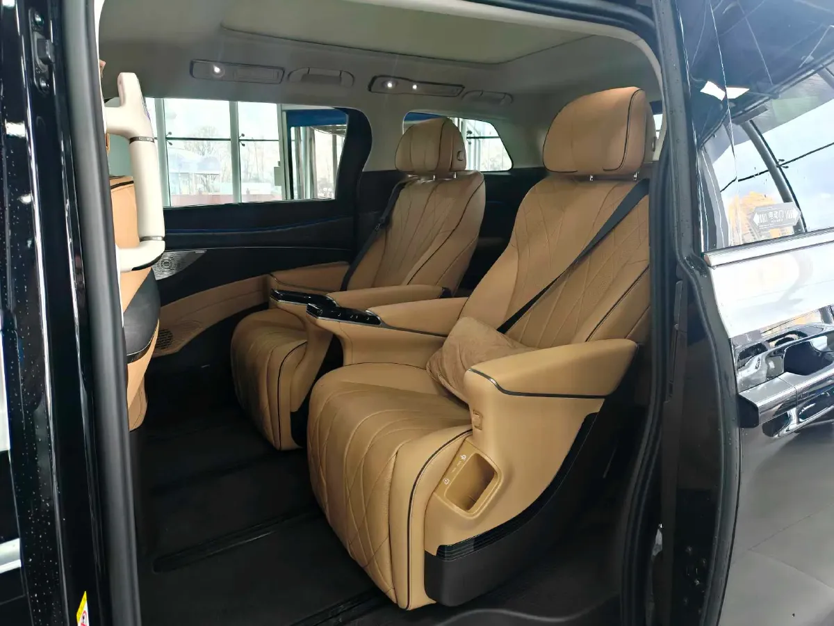 2024 Denza D9 1.5T 139HP L4 E-CVT PHEV 40KWH,autocango,china used car exporter,china ev exporter,chinese used car exporter,chinese used ev exporter