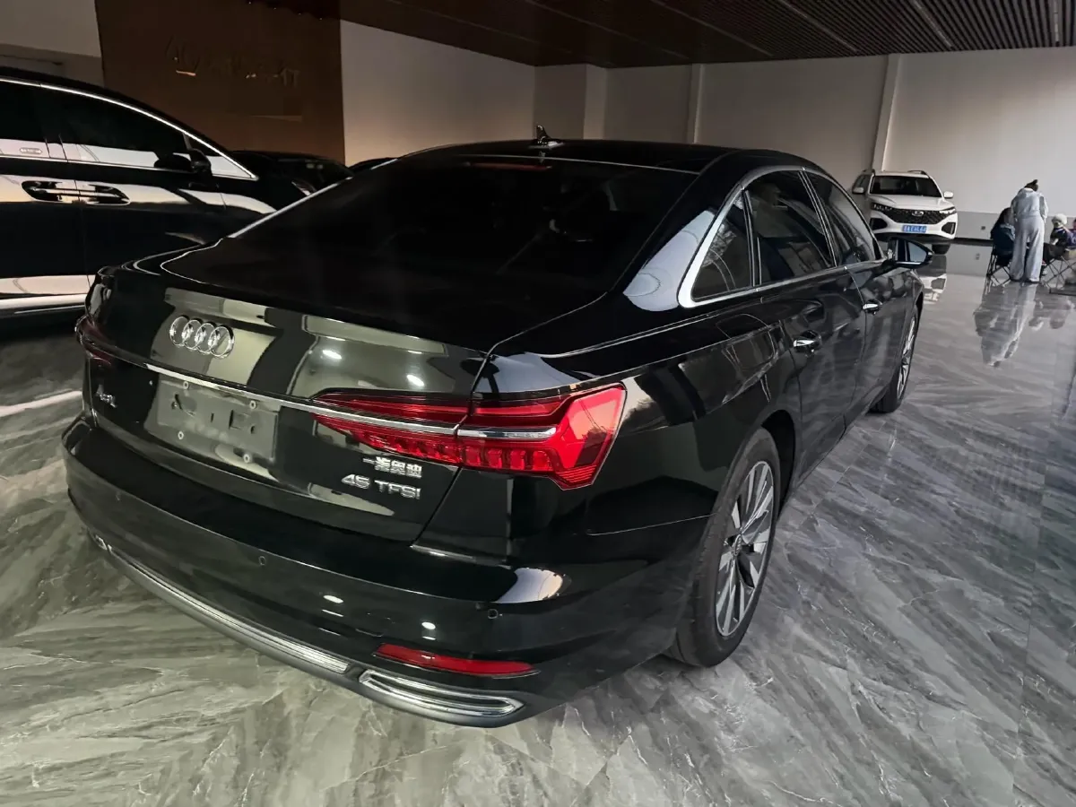 2022 Audi A6L 2.0T 224HP L4 7DCT,autocango,china used car exporter,china ev exporter,chinese used car exporter,chinese used ev exporter