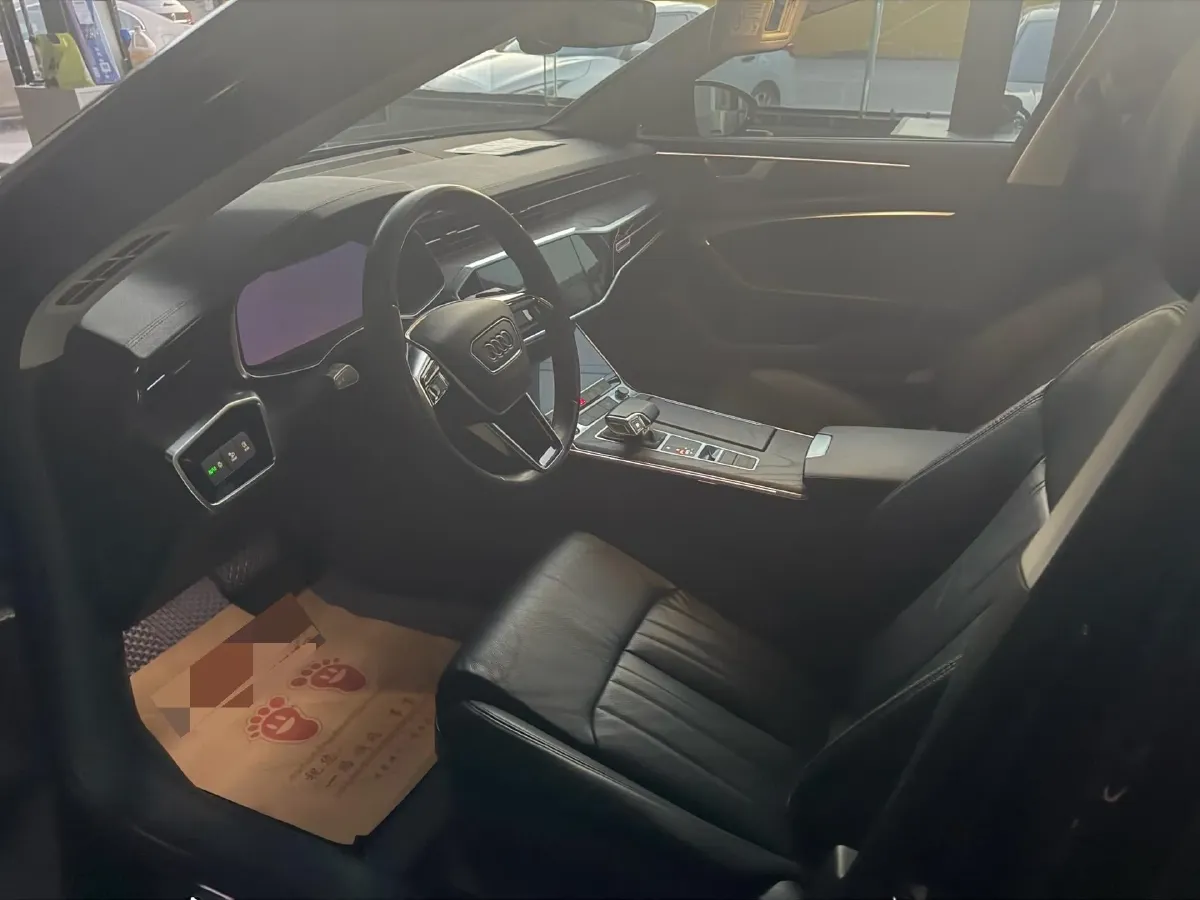 2022 Audi A6L 2.0T 224HP L4 7DCT,autocango,china used car exporter,china ev exporter,chinese used car exporter,chinese used ev exporter