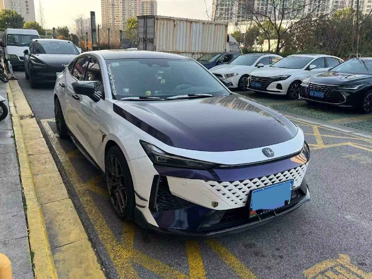2024 ChangAn UNI-V 1.5T 188HP L4 7DCT,autocango,china used car exporter,china ev exporter,chinese used car exporter,chinese used ev exporter
