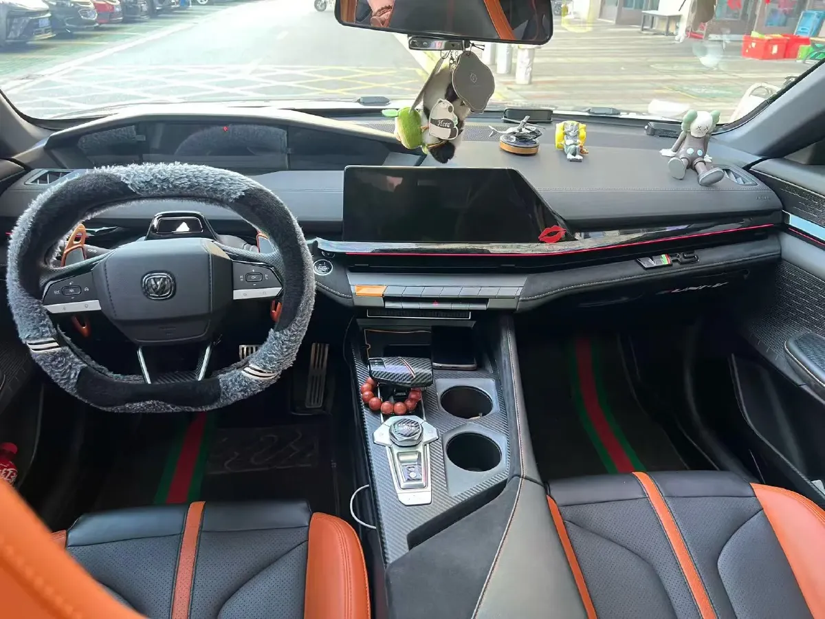 2024 ChangAn UNI-V 1.5T 188HP L4 7DCT,autocango,china used car exporter,china ev exporter,chinese used car exporter,chinese used ev exporter