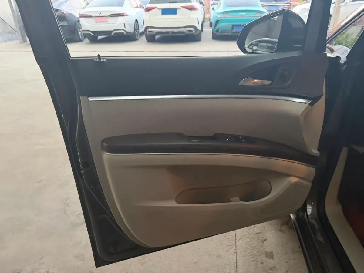 2021 Buick GL8 2.0T 237HP L4 9AT,autocango,china used car exporter,china ev exporter,chinese used car exporter,chinese used ev exporter