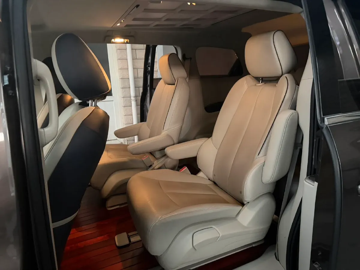 2021 Buick GL8 2.0T 237HP L4 9AT,autocango,china used car exporter,china ev exporter,chinese used car exporter,chinese used ev exporter