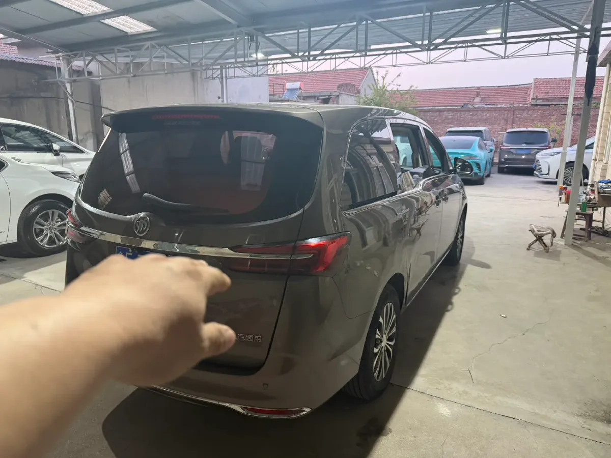 2021 Buick GL8 2.0T 237HP L4 9AT,autocango,china used car exporter,china ev exporter,chinese used car exporter,chinese used ev exporter