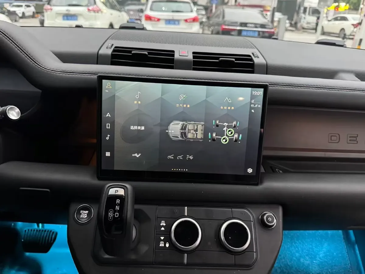 2025 Land Rover Defender 3.0T 400HP L6 8AT,autocango,china used car exporter,china ev exporter,chinese used car exporter,chinese used ev exporter