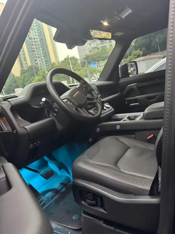 2025 Land Rover Defender 3.0T 400HP L6 8AT,autocango,china used car exporter,china ev exporter,chinese used car exporter,chinese used ev exporter