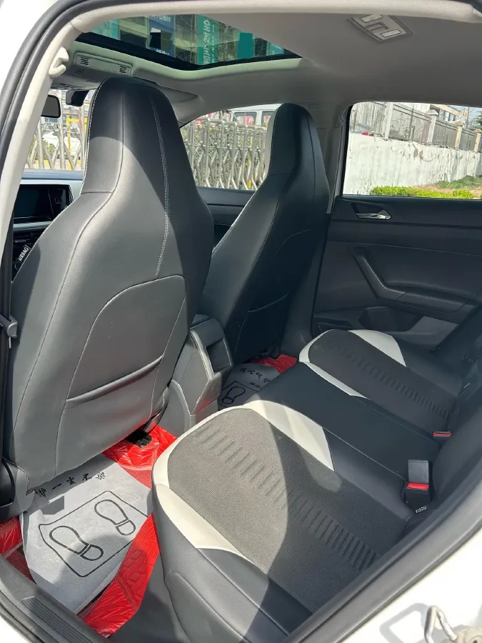 2021 Haval H6 1.5T 169HP L4 7DCT,autocango,china used car exporter,china ev exporter,chinese used car exporter,chinese used ev exporter