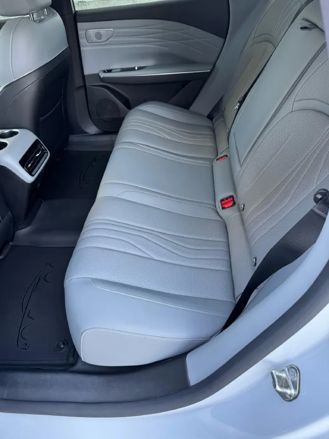 2024 Geely Galaxy E8 BEV 76KWH,autocango,china used car exporter,china ev exporter,chinese used car exporter,chinese used ev exporter