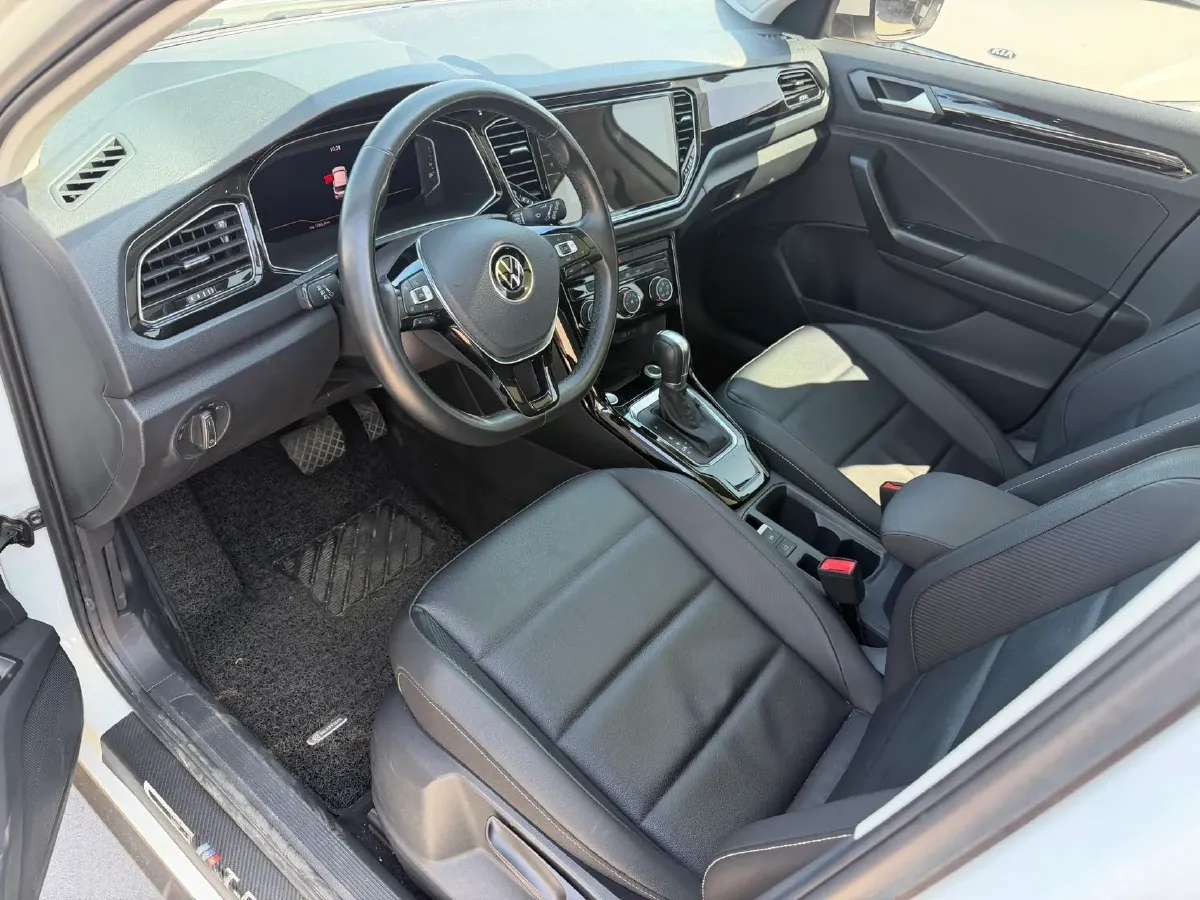 2021 Volkswagen T-Roc 1.4T 150HP L4 7DCT,autocango,china used car exporter,china ev exporter,chinese used car exporter,chinese used ev exporter