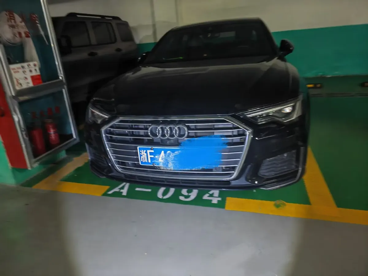 2021 Audi A6L 2.0T 224HP L4 7DCT,autocango,china used car exporter,china ev exporter,chinese used car exporter,chinese used ev exporter