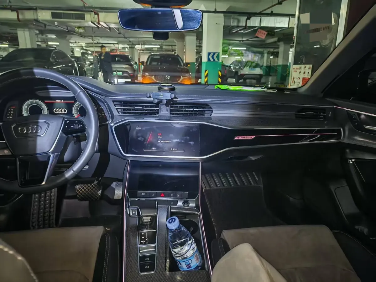 2021 Audi A6L 2.0T 224HP L4 7DCT,autocango,china used car exporter,china ev exporter,chinese used car exporter,chinese used ev exporter