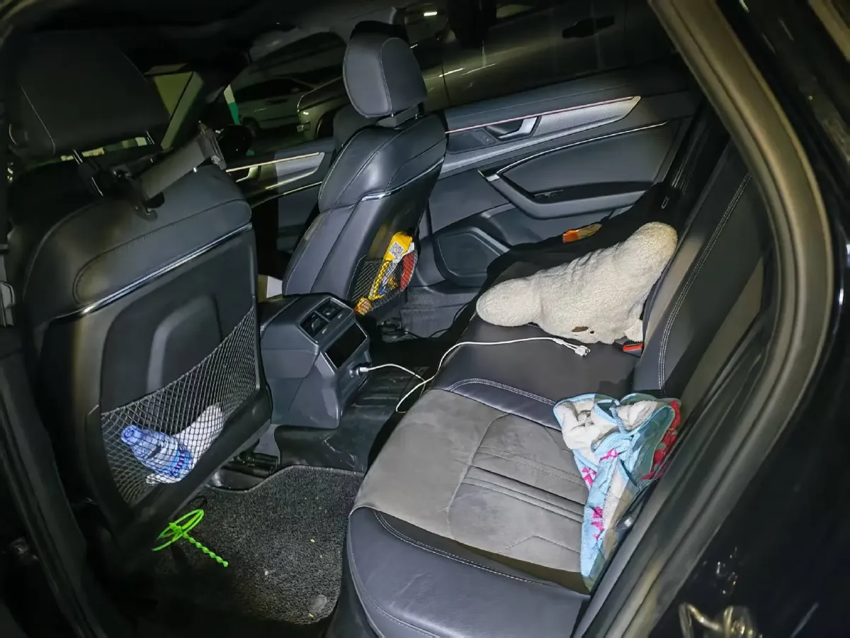 2021 Audi A6L 2.0T 224HP L4 7DCT,autocango,china used car exporter,china ev exporter,chinese used car exporter,chinese used ev exporter