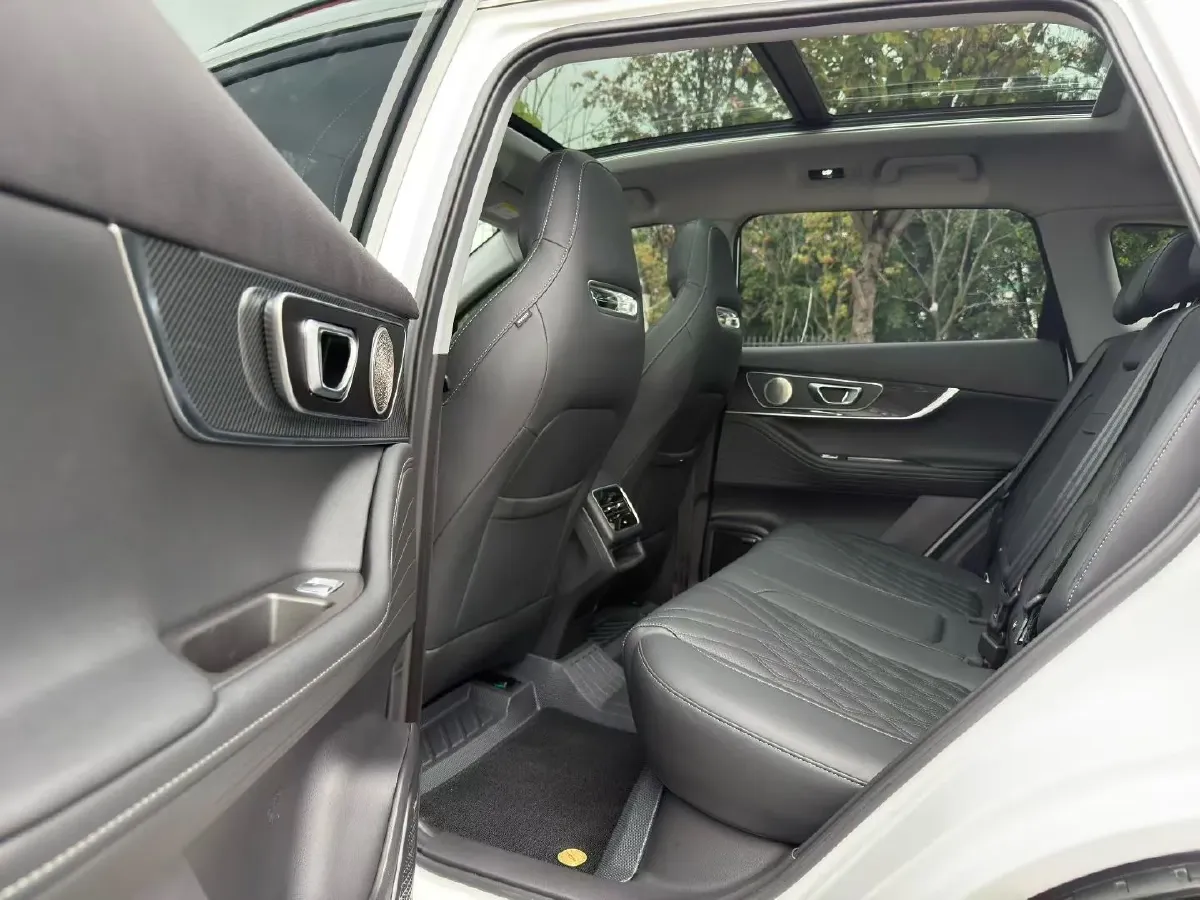 2023 Chery Tiggo 7 Plus 1.6T 197HP L4 7DCT,autocango,china used car exporter,china ev exporter,chinese used car exporter,chinese used ev exporter