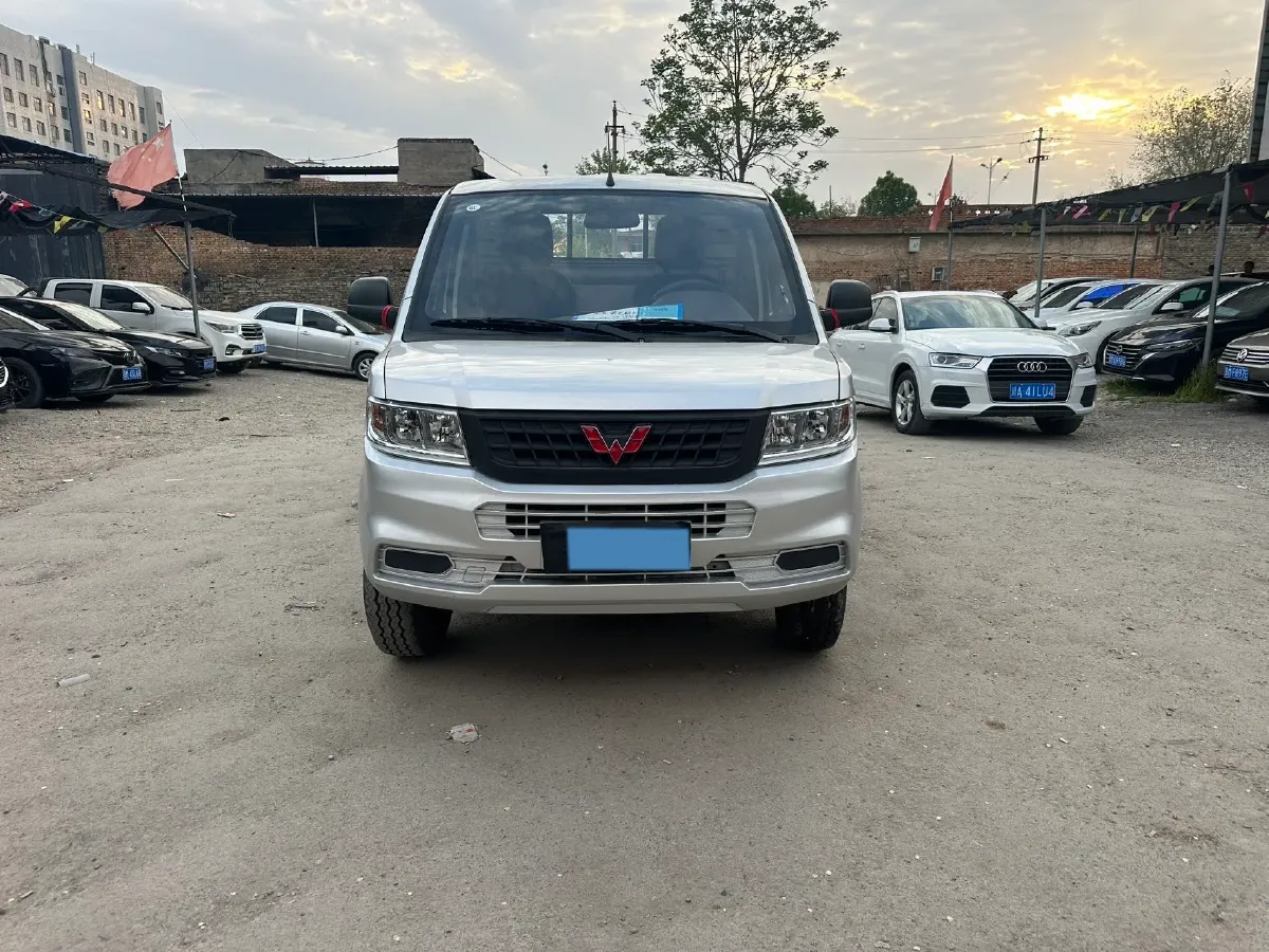 2019 WuLing RongGuang New Truck 1.5L 107HP L4 5MT,autocango,china used car exporter,china ev exporter,chinese used car exporter,chinese used ev exporter