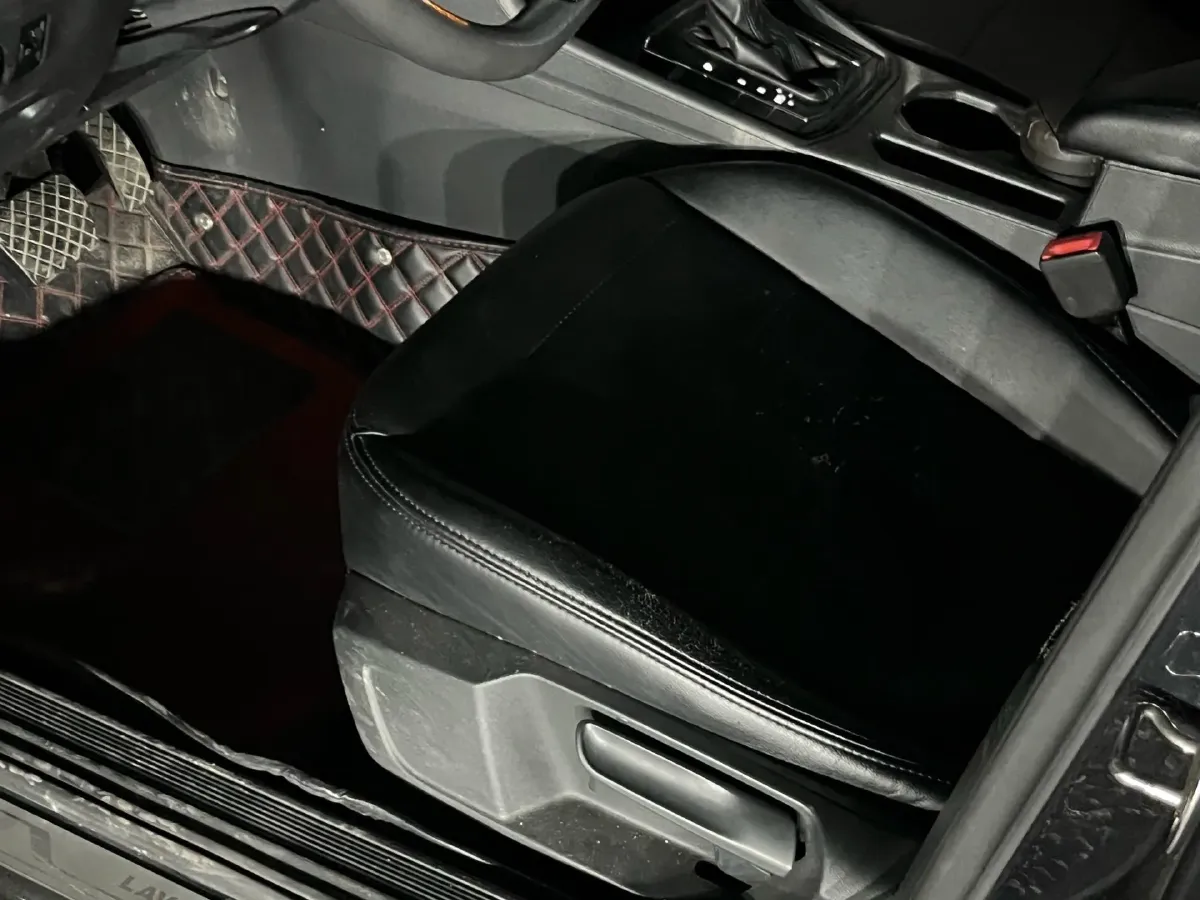 2018 Skoda Karoq 1.4T 150HP L4 7DCT,autocango,china used car exporter,china ev exporter,chinese used car exporter,chinese used ev exporter