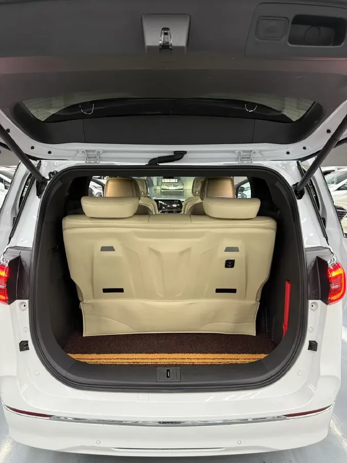 2022 Buick GL8 2.0T 237HP L4 9AT,autocango,china used car exporter,china ev exporter,chinese used car exporter,chinese used ev exporter