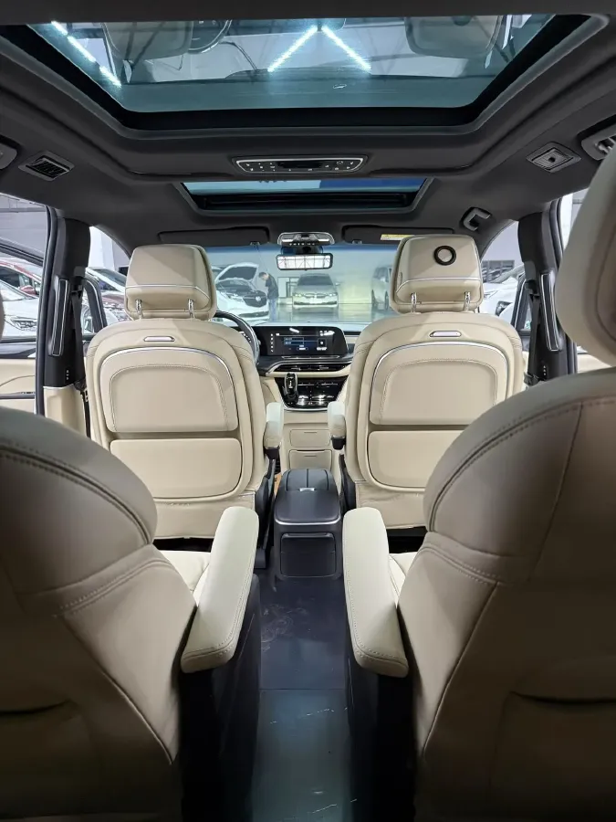 2022 Buick GL8 2.0T 237HP L4 9AT,autocango,china used car exporter,china ev exporter,chinese used car exporter,chinese used ev exporter