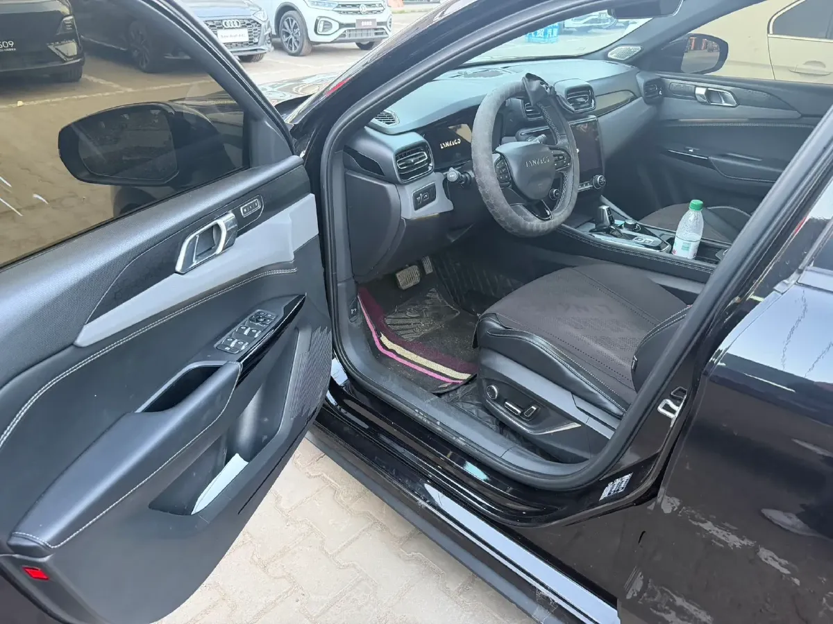 2022 LYNK&CO 03 2.0T 190HP L4 7DCT,autocango,china used car exporter,china ev exporter,chinese used car exporter,chinese used ev exporter