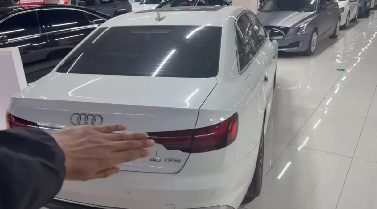 2020 Audi A4L 2.0T 190HP L4 7DCT,autocango,china used car exporter,china ev exporter,chinese used car exporter,chinese used ev exporter