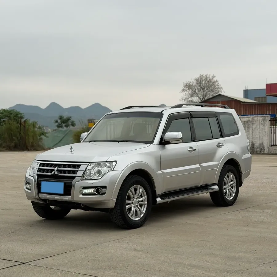 2018 Mitsubishi Pajero 3.0L 174HP V6 5AT,autocango,china used car exporter,china ev exporter,chinese used car exporter,chinese used ev exporter