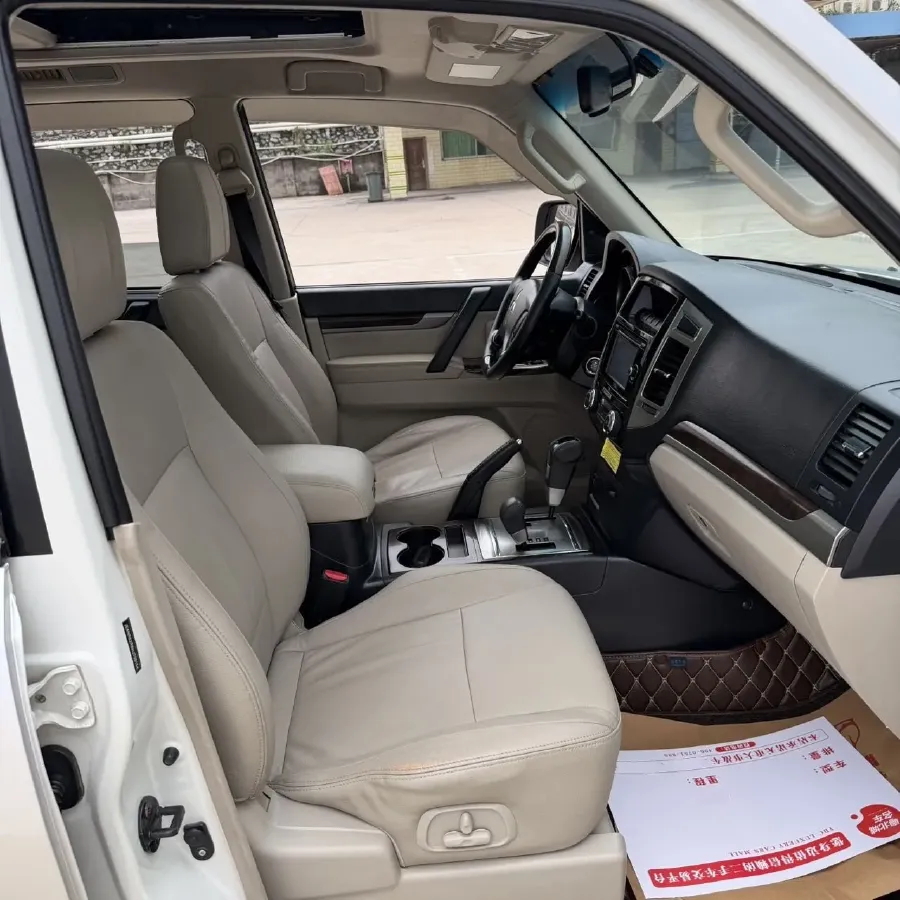 2018 Mitsubishi Pajero 3.0L 174HP V6 5AT,autocango,china used car exporter,china ev exporter,chinese used car exporter,chinese used ev exporter